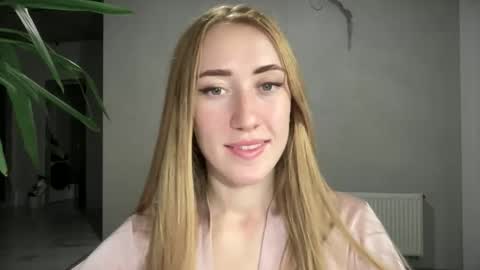 Snapshot of fairy_face chatting on 24, 9, 2025 fairy_face online show from 24, 9, 2025