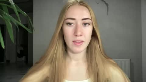 Snapshot of fairy_face chatting on 28, 9, 2025 fairy_face online show from 28, 9, 2025