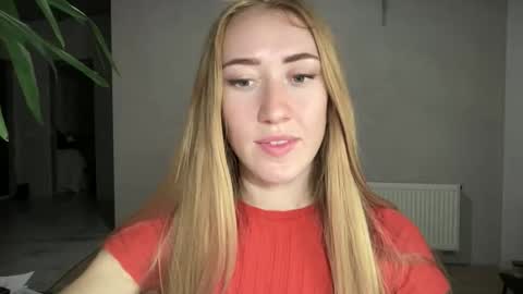 Snapshot of fairy_face chatting on 4, 10, 2025 fairy_face online show from 4, 10, 2025