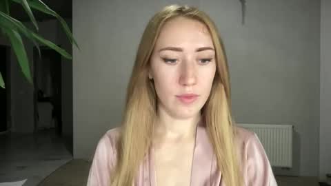 Snapshot of fairy_face chatting on 7, 10, 2025 fairy_face online show from 7, 10, 2025