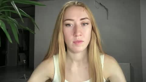 Snapshot of fairy_face chatting on 11, 10, 2025 fairy_face online show from 11, 10, 2025