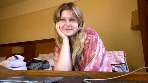 Snapshot of fairydreams_ chatting on 11, 12, 2024 Arisha online show from 11, 12, 2024