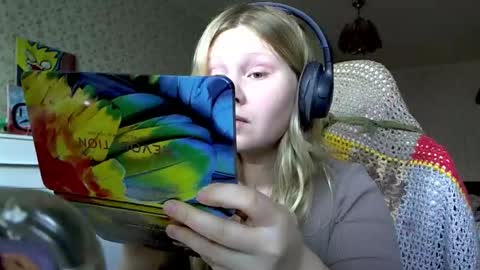 Snapshot of fairydreams_ chatting on 13, 10, 2025 Arisha online show from 13, 10, 2025