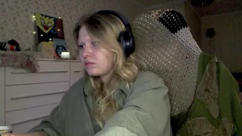 Snapshot of fairydreams_ chatting on 4, 11, 2025 Arisha online show from 4, 11, 2025