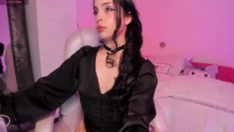 Snapshot of fairyyy1 chatting on 27, 12, 2024 Sara REMEMBER TO LEAVE A THUMB UP online show from 27, 12, 2024