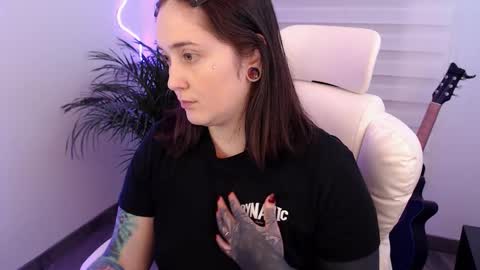 Snapshot of fallenag__ chatting on 2, 12, 2025 OF fallenag 1 online show from 2, 12, 2025