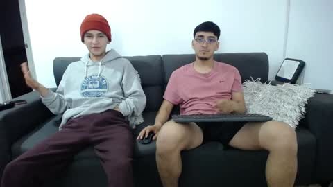 Snapshot of fallgays chatting on 15, 12, 2024 FallGays online show from 15, 12, 2024