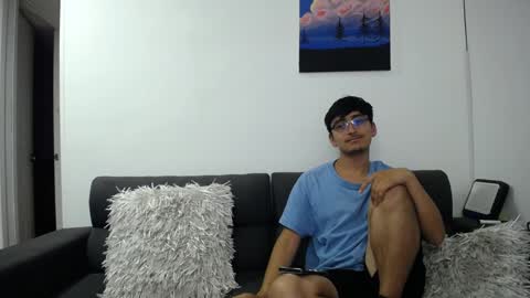 Snapshot of fallgays chatting on 17, 1, 2025 FallGays online show from 17, 1, 2025