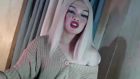 DANIELLA - DONT FORGET TO GIVE ME A THUMBSU UP online show from 12, 5, 2026