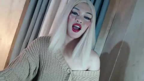 DANIELLA - DONT FORGET TO GIVE ME A THUMBSU UP online show from 13, 5, 2026
