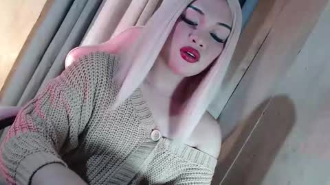 DANIELLA - DONT FORGET TO GIVE ME A THUMBSU UP online show from 1, 6, 2026