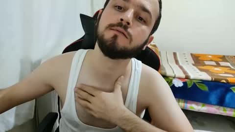 Snapshot of fantasyman77 chatting on 6, 3, 2025 hot boy online show from 6, 3, 2025