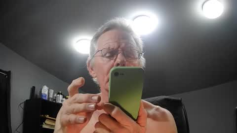 Snapshot of fantasyresort chatting on 4, 1, 2025 fantasyresort online show from 4, 1, 2025