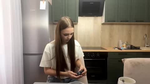 Snapshot of farahmantifel chatting on 9, 10, 2025 Anna Scovich online show from 9, 10, 2025