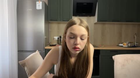 Snapshot of farahmantifel chatting on 14, 10, 2025 Anna Scovich online show from 14, 10, 2025