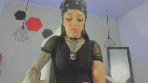 Snapshot of farichell chatting on 3, 10, 2025 fari online show from 3, 10, 2025