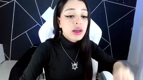 Snapshot of farichell chatting on 8, 11, 2025 fari online show from 8, 11, 2025