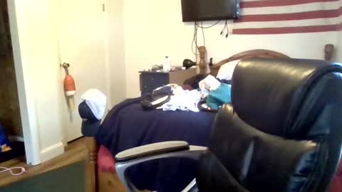 Snapshot of farmboy2398 chatting on 6, 1, 2026 farmboy2398 online show from 6, 1, 2026