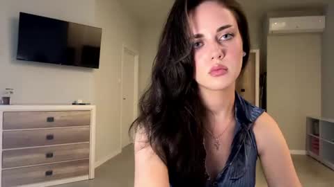 Mia online show from 23, 6, 2026