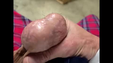 Snapshot of fartinmymouthplz chatting on 29, 10, 2025 fartinmymouthplz online show from 29, 10, 2025