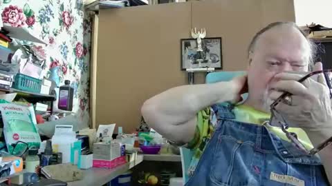 Snapshot of fatfreddythecat chatting on 18, 12, 2024 Fred. online show from 18, 12, 2024