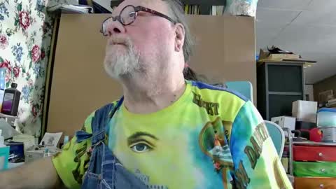Snapshot of fatfreddythecat chatting on 19, 12, 2024 Fred. online show from 19, 12, 2024