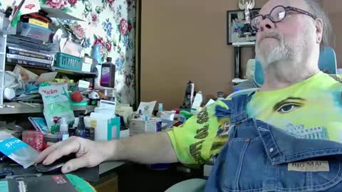Snapshot of fatfreddythecat chatting on 21, 12, 2024 Fred. online show from 21, 12, 2024