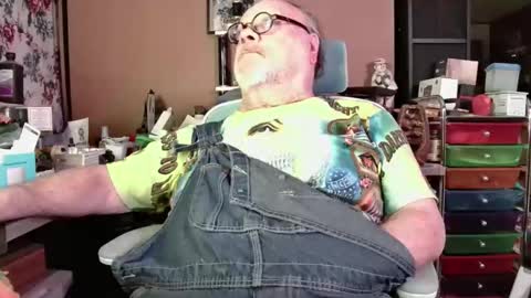 Snapshot of fatfreddythecat chatting on 22, 12, 2024 Fred. online show from 22, 12, 2024