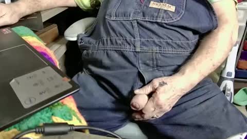 Snapshot of fatfreddythecat chatting on 23, 12, 2024 Fred. online show from 23, 12, 2024
