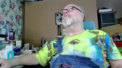 Snapshot of fatfreddythecat chatting on 4, 1, 2025 Fred. online show from 4, 1, 2025