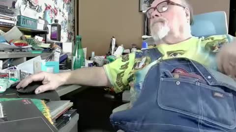 Snapshot of fatfreddythecat chatting on 9, 1, 2025 Fred. online show from 9, 1, 2025
