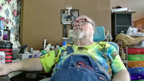 Snapshot of fatfreddythecat chatting on 12, 1, 2025 Fred. online show from 12, 1, 2025