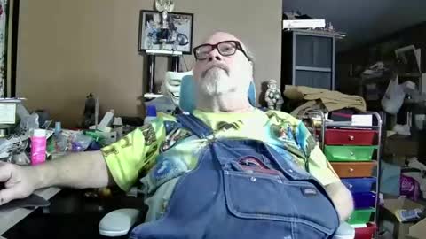 Snapshot of fatfreddythecat chatting on 17, 1, 2025 Fred. online show from 17, 1, 2025