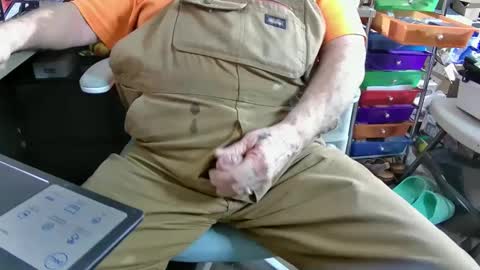 Snapshot of fatfreddythecat chatting on 1, 2, 2025 Fred. online show from 1, 2, 2025