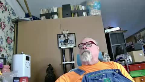 Snapshot of fatfreddythecat chatting on 8, 2, 2025 Fred. online show from 8, 2, 2025