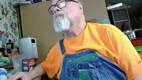 Snapshot of fatfreddythecat chatting on 9, 2, 2025 Fred. online show from 9, 2, 2025