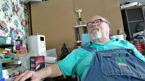 Snapshot of fatfreddythecat chatting on 12, 2, 2025 Fred. online show from 12, 2, 2025