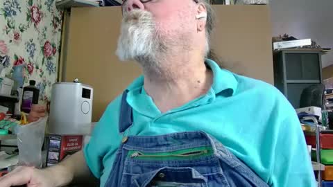 Snapshot of fatfreddythecat chatting on 15, 2, 2025 Fred. online show from 15, 2, 2025