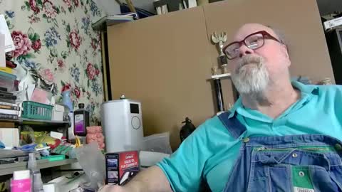 Snapshot of fatfreddythecat chatting on 17, 2, 2025 Fred. online show from 17, 2, 2025