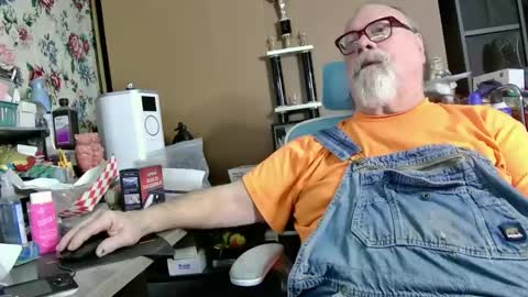 Snapshot of fatfreddythecat chatting on 2, 3, 2025 Fred. online show from 2, 3, 2025