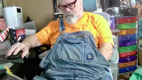 Snapshot of fatfreddythecat chatting on 4, 3, 2025 Fred. online show from 4, 3, 2025