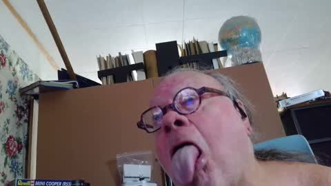 Snapshot of fatfreddythecat chatting on 13, 9, 2025 Fred. online show from 13, 9, 2025