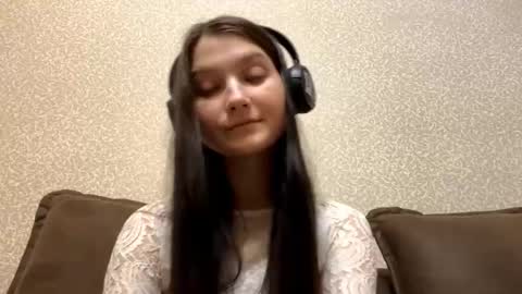 Snapshot of faustinabartosh chatting on 31, 10, 2025 Aurora 18yo online show from 31, 10, 2025