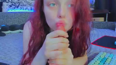 Snapshot of fearlessdiva_x chatting on 19, 11, 2025 Diva online show from 19, 11, 2025