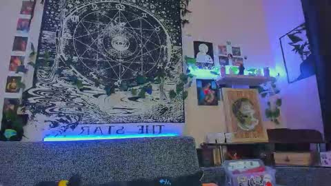 Snapshot of fearlessdiva_x chatting on 4, 12, 2025 Diva online show from 4, 12, 2025