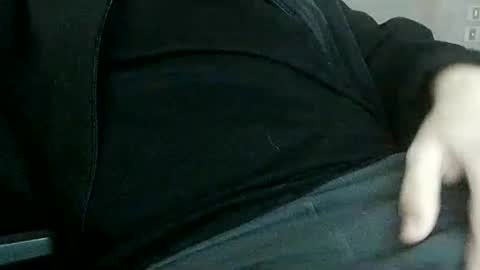 Snapshot of feet_cleaner chatting on 19, 12, 2024 Slut-Boy online show from 19, 12, 2024