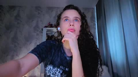 Snapshot of feet_heelss chatting on 27, 10, 2025 Kris online show from 27, 10, 2025