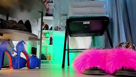 Snapshot of feet_heelss chatting on 26, 11, 2025 Kris online show from 26, 11, 2025