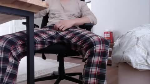 Snapshot of feetishoney chatting on 2, 5, 2026 feetishoney online show from 2, 5, 2026