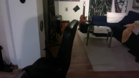 Snapshot of feetkissboy chatting on 5, 12, 2025 feetkissboy online show from 5, 12, 2025